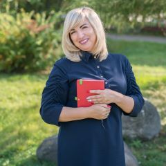 Попкова Инна